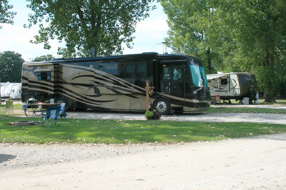 Leisure Lake Membership Resort - Joliet, Illinois - glamping.directory