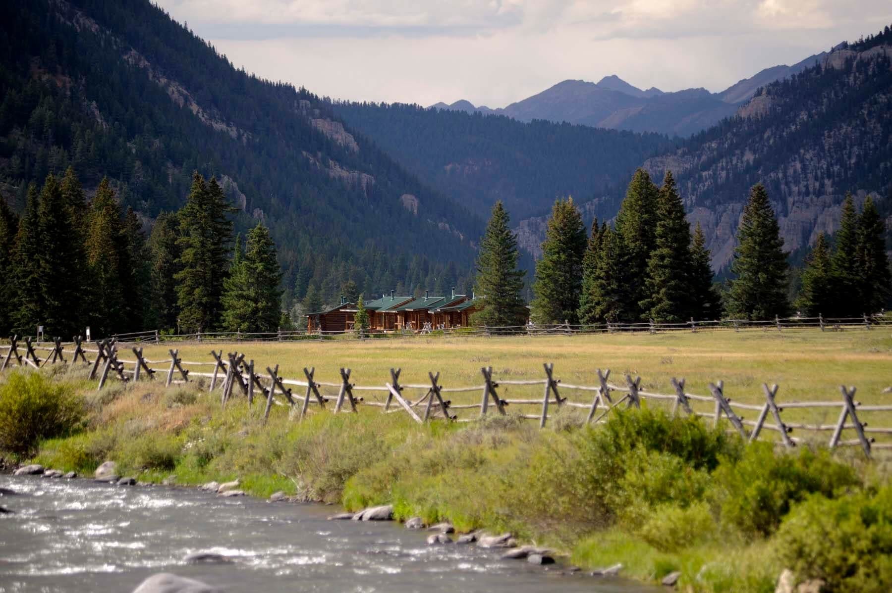 320 Guest Ranch - Gallatin Gateway, Montana - glamping.directory