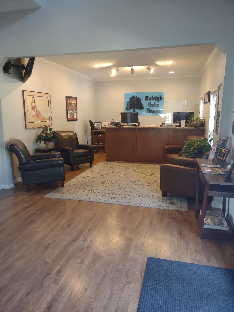 Raleigh Oaks RV Resort & Cottages - Four Oaks, North Carolina - glamping.directory