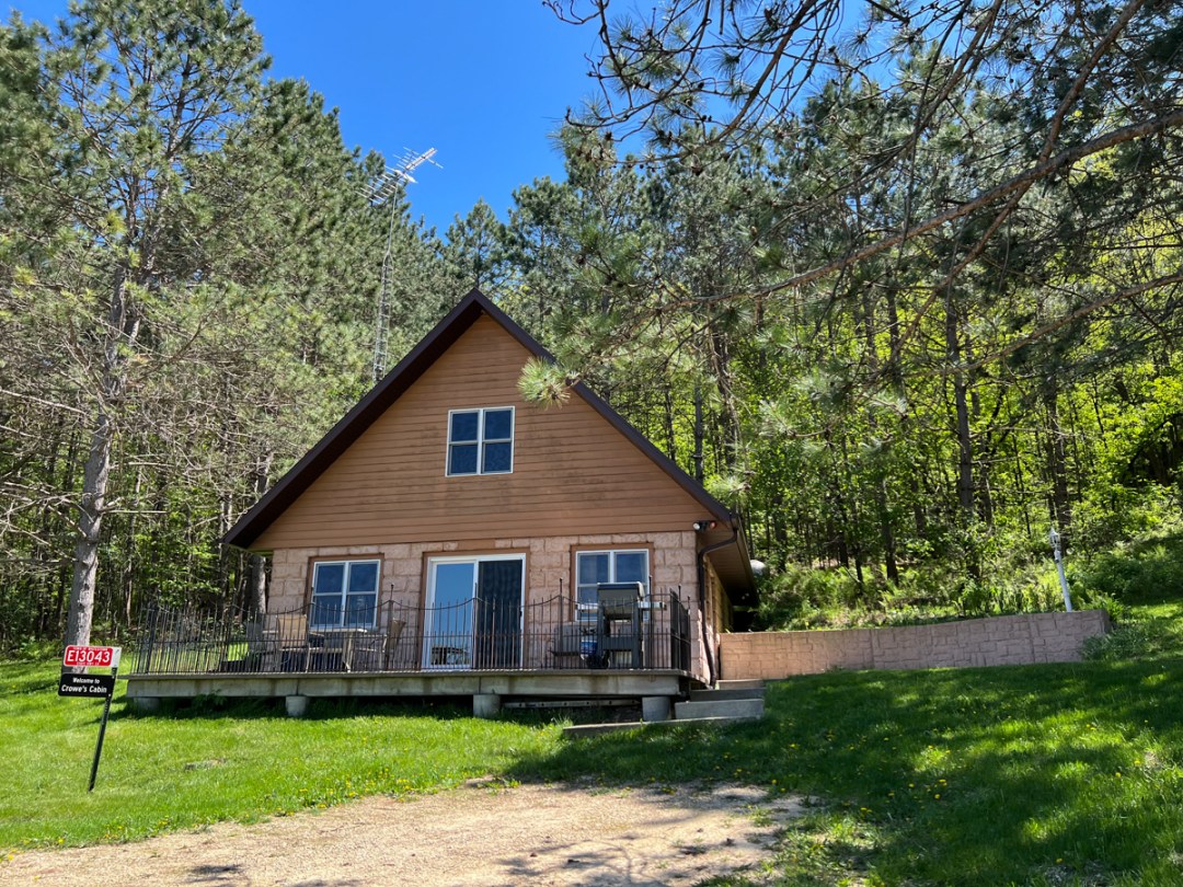 Crowe's Cabin - Ontario, Wisconsin - glamping.directory
