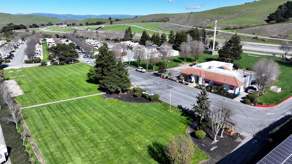 Betabel RV Park - San Juan Bautista, California - glamping.directory