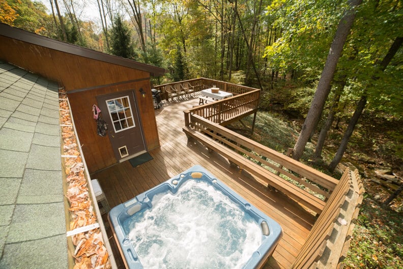 Mountain Creek Cabins - Bruceton Mills, West Virginia - glamping.directory