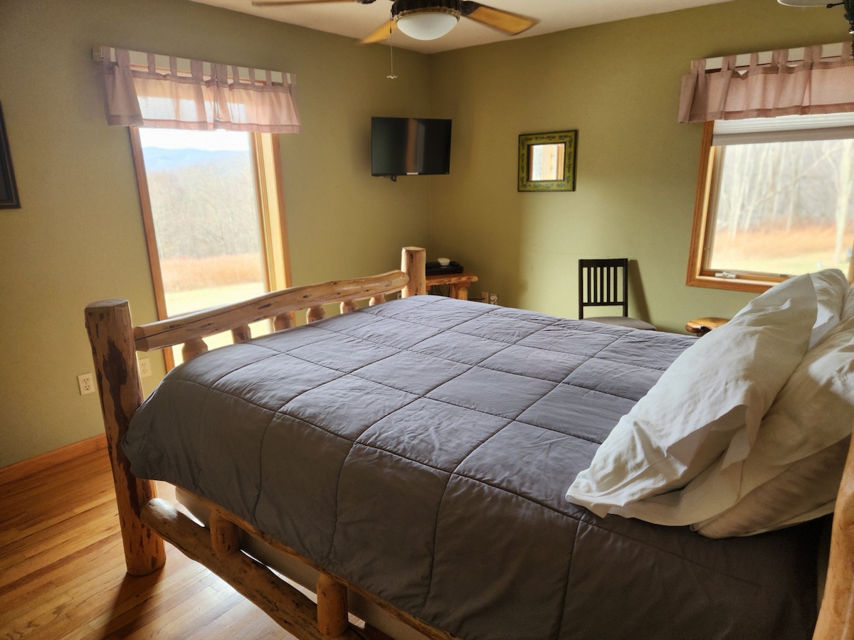 Top of the Ridge cabin - Slaty Fork, West Virginia - glamping.directory