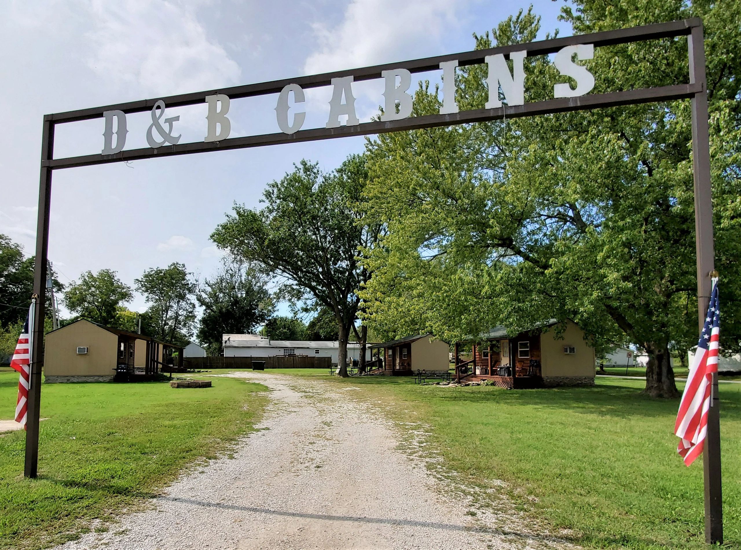 D&B Cabin Rental - Pleasanton, Kansas - glamping.directory
