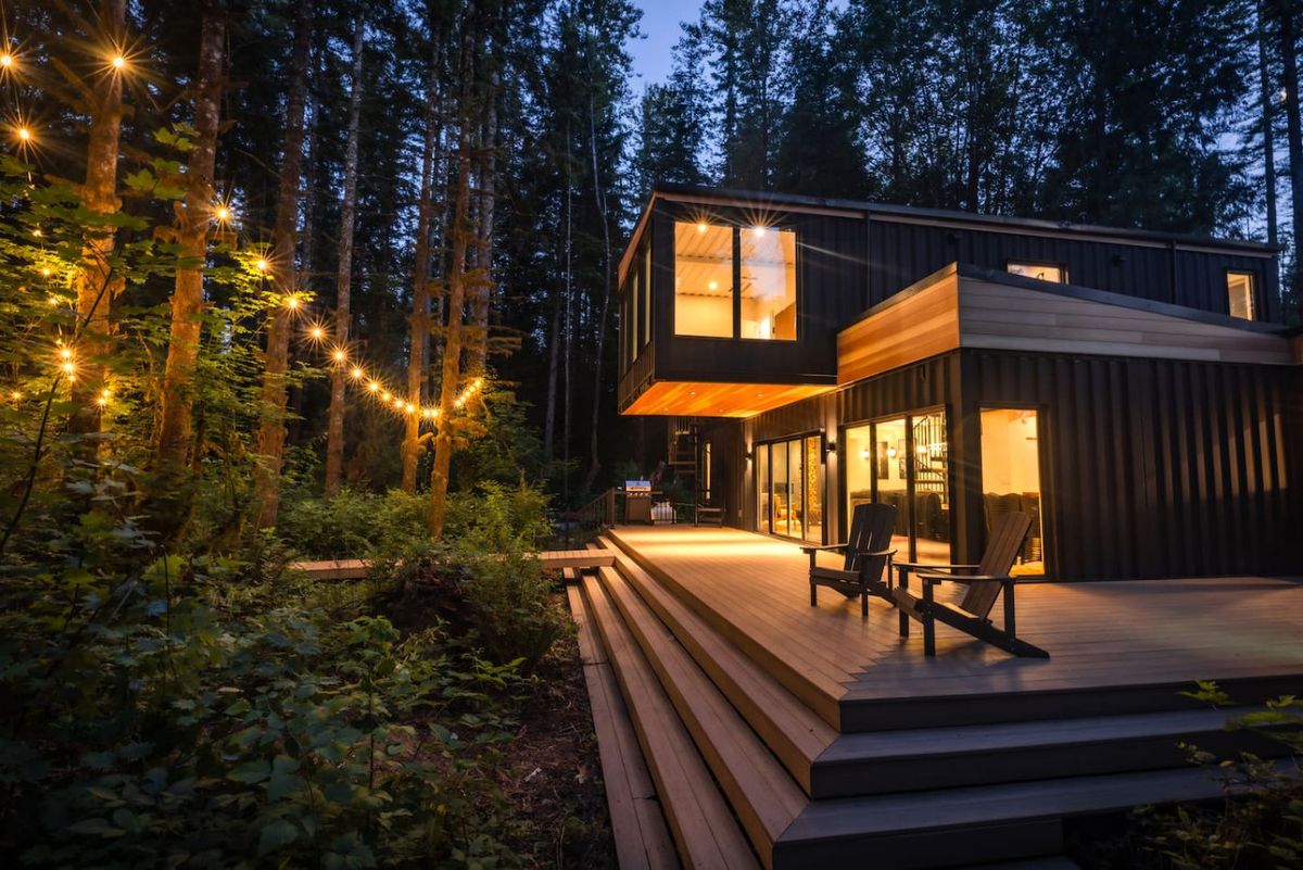 The Pacific Bin - Monroe, Washington - glamping.directory