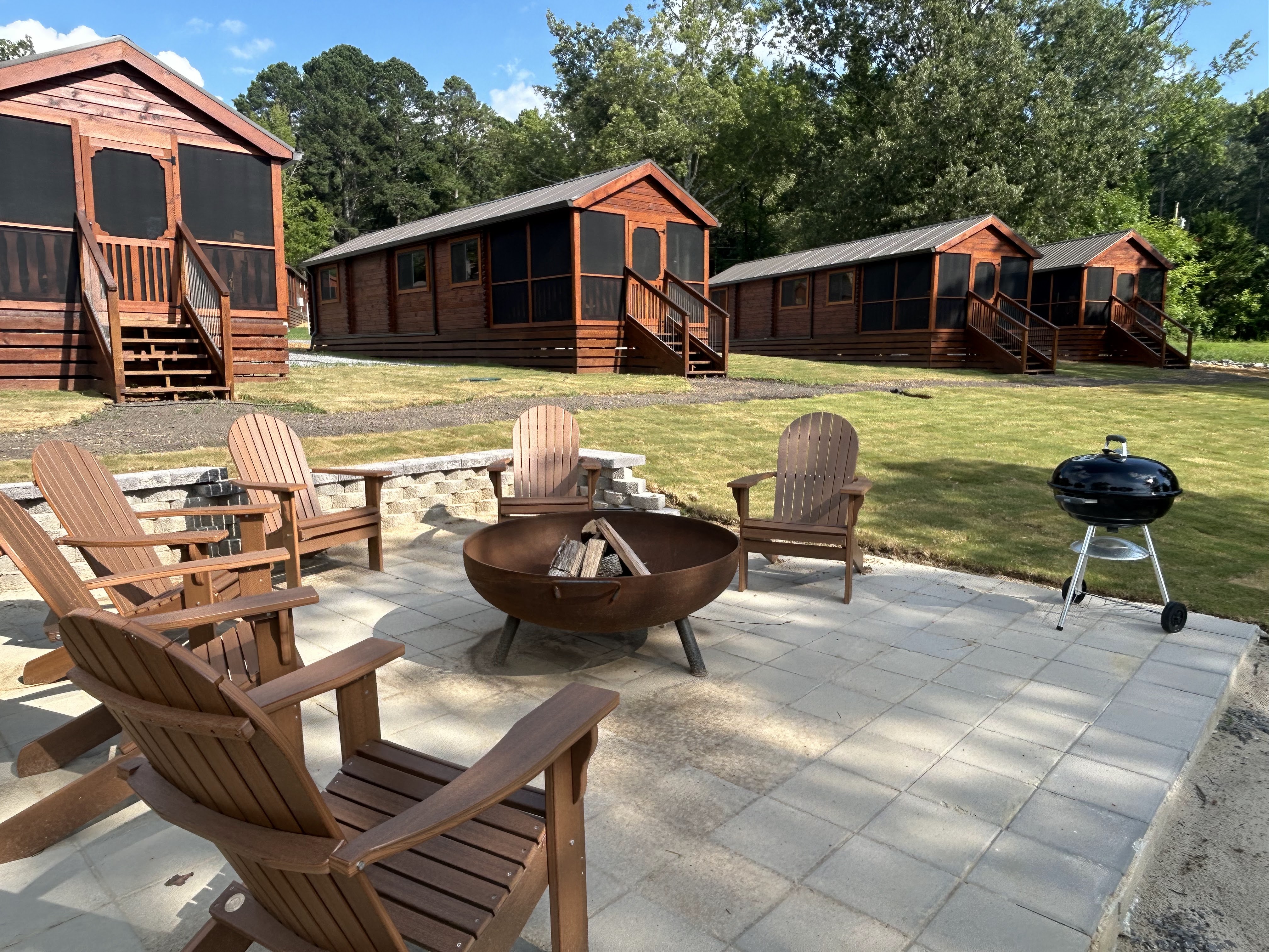 Cowan Creek Lodges - Centre, Alabama - glamping.directory