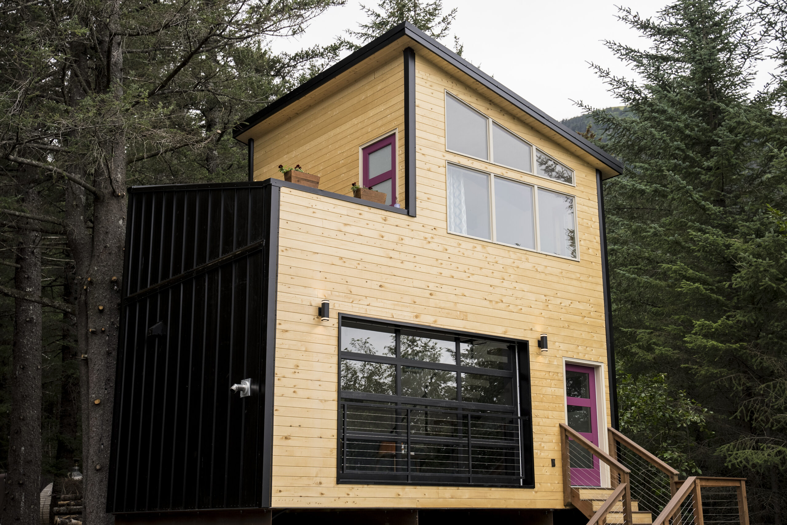 Rustic Roots Cabins - Seward, Alaska - glamping.directory