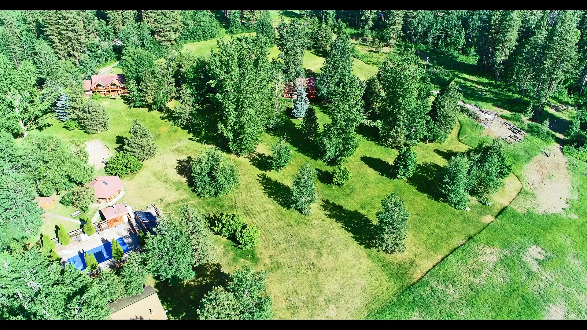 Sleeping Wolf Cabin - Winthrop, Washington - glamping.directory