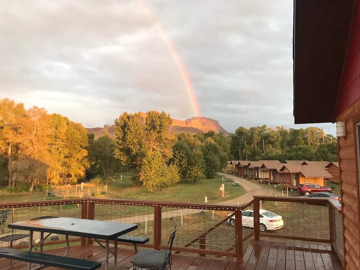 Eycat Lodging Company - Wapiti, Wyoming - glamping.directory