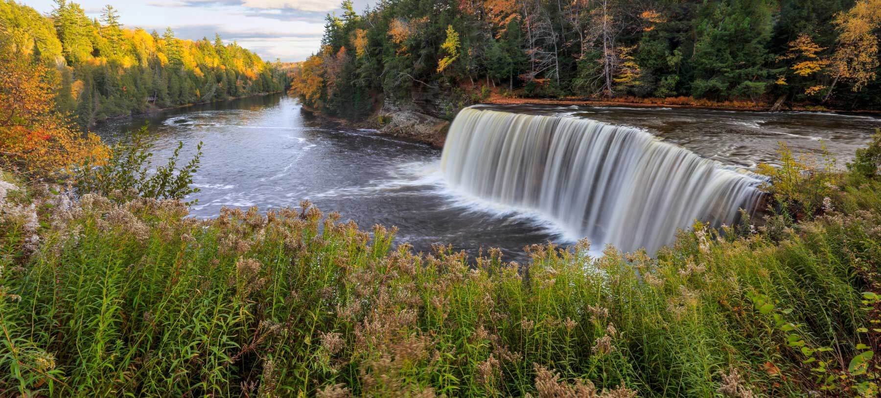 Freshwater Vacation Rentals - Wyandotte, Michigan - glamping.directory