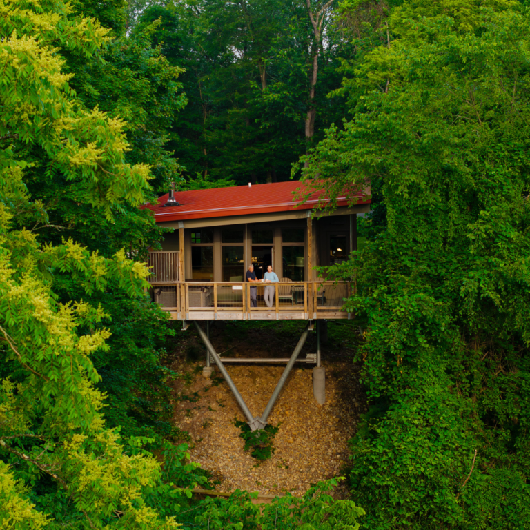 Rabbit Cabin Grand Vue Park - Moundsville, West Virginia - glamping.directory