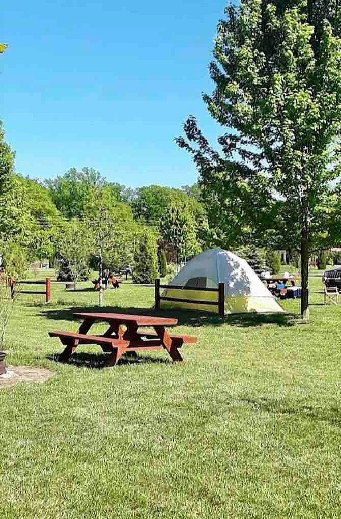 Crooked Creek Campground & Cabins - Howe, Indiana - glamping.directory