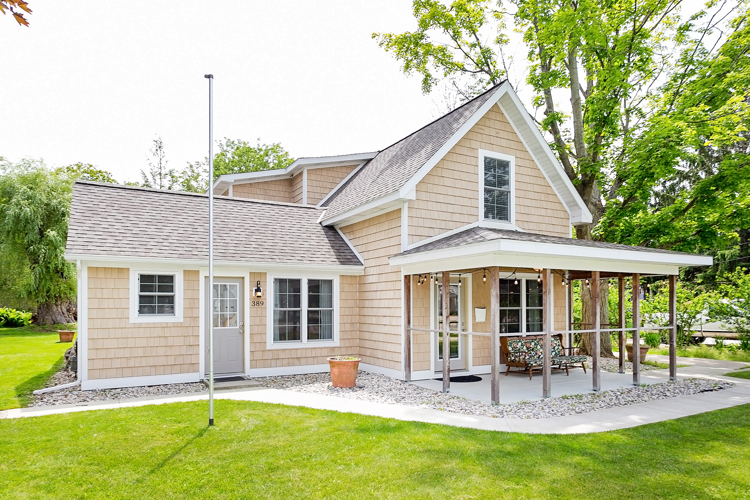 Willow Tree Cottages - Douglas, Michigan - glamping.directory