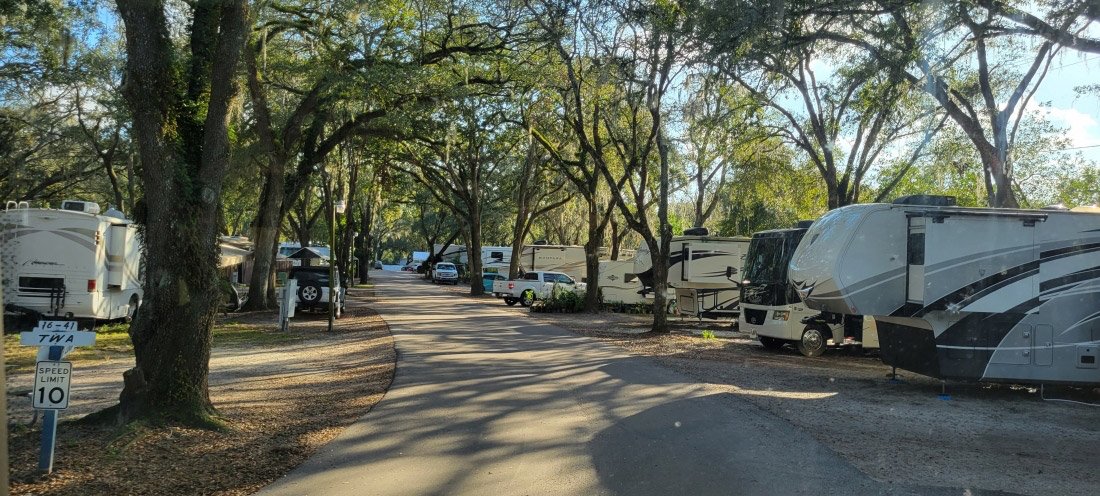 Happy Traveler Cabins and RV Resort - Thonotosassa, Florida - glamping.directory