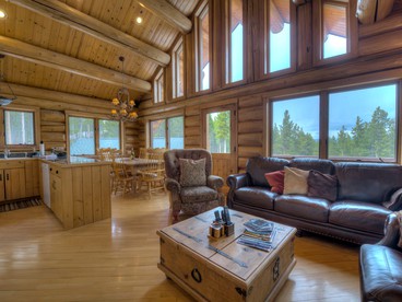 Spacious Cabin Rental on the Breckenridge Ski Resort in Breckenridge, Colorado - Breckenridge, Colorado - glamping.directory
