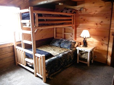 Cozy Cabin Rental with Amazing Mountain View near Gila National Forest, Arizona - Nutrioso, Arizona - glamping.directory