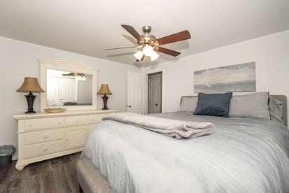 Big Family Paradise: Riverfront Getaway for a Relaxing Stay in Wakulla County, FL - Wakulla County, Florida - glamping.directory