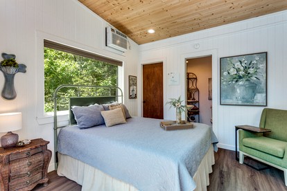 The Casa Estiva- A Restful Getaway in the Forest in Weatherford, TX - Weatherford, Texas - glamping.directory