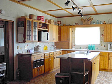 Tranquil Cottage on a Ranch Stay near the Crazy Mountains in Montana - Twodot, Montana - glamping.directory
