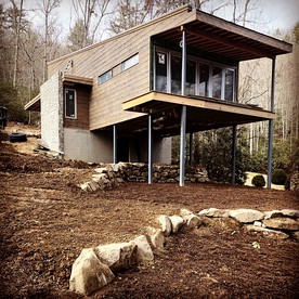 Lakefront Vacation Rental with a Private Dock on Lake Glenville, North Carolina - Cullowhee, North Carolina - glamping.directory