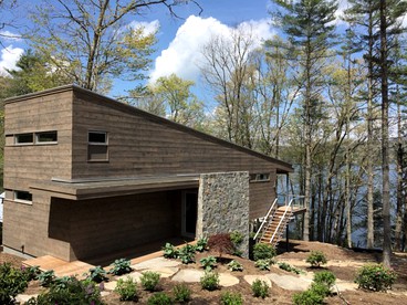 Lakefront Vacation Rental with a Private Dock on Lake Glenville, North Carolina - glamping.directory