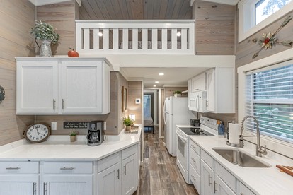Tranquil Cabin with Fire Pit and Panoramic Lake Views in Tennessee - Tracy City, Tennessee - glamping.directory