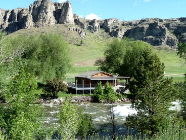 Spacious and Open Cabin Rental on Stillwater River near Billings, Montana - glamping.directory