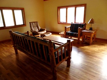 Spacious and Open Cabin Rental on Stillwater River near Billings, Montana - Nye, Montana - glamping.directory
