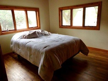 Spacious and Open Cabin Rental on Stillwater River near Billings, Montana - Nye, Montana - glamping.directory