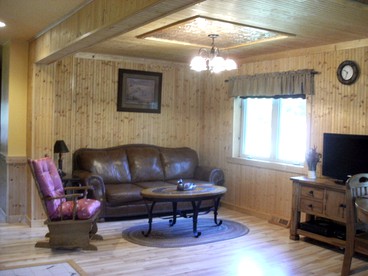 Delightful Riverfront Cabin Rental in Chippewa County near Eau Claire, Wisconsin - Bruce, Wisconsin - glamping.directory