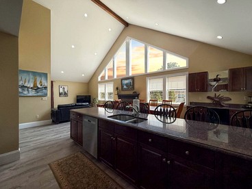Modern Group Retreat with 2 Kitchens, Hot Tubs & Game Rooms near Downtown North Conway, NH - North Conway, New Hampshire - glamping.directory