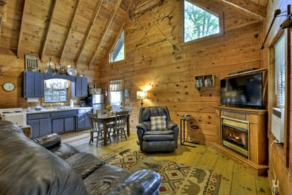 Snug and Cozy Cabin Rental with a Hot Tub near Copperhill for a Relaxing Vacation in Tennessee - Copperhill, Tennessee - glamping.directory