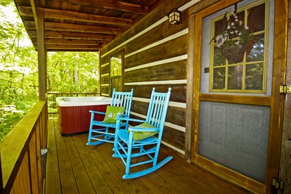 Snug and Cozy Cabin Rental with a Hot Tub near Copperhill for a Relaxing Vacation in Tennessee - Copperhill, Tennessee - glamping.directory