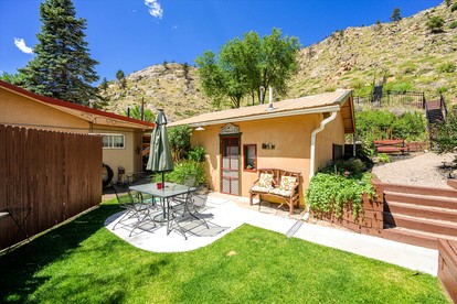 Cute Western-Themed Cabin in the Roosevelt National Forest near Fort Collins, Colorado - glamping.directory
