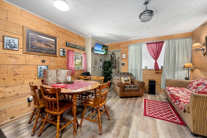 Cute Western-Themed Cabin in the Roosevelt National Forest near Fort Collins, Colorado - Fort Collins, Colorado - glamping.directory