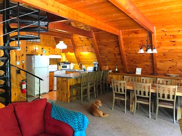 Dog-Friendly Chalet Rental near Whiteface Mountain and Lake Placid, New York - Jay, New York - glamping.directory