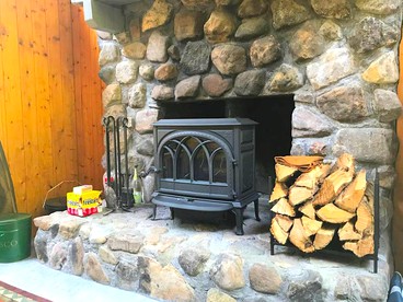 Dog-Friendly Chalet Rental near Whiteface Mountain and Lake Placid, New York - Jay, New York - glamping.directory
