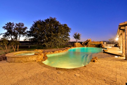 Luxurious Villa Rental for a Group Getaway near Abilene, Texas - Lawn, Texas - glamping.directory