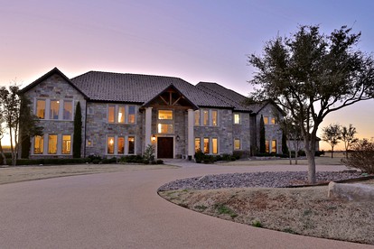 Luxurious Villa Rental for a Group Getaway near Abilene, Texas - glamping.directory
