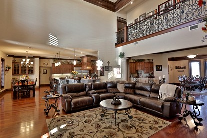 Luxurious Villa Rental for a Group Getaway near Abilene, Texas - Lawn, Texas - glamping.directory