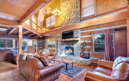 Spacious Luxury Log Cabin with Game Room & Panoramic Mountain Views near Pigeon Forge, Tennessee - Sevierville, Tennessee - glamping.directory