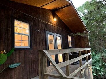 Modern Treehouse Rental with Pool for Glamping in Florida - Palm Beach Gardens, Florida - glamping.directory