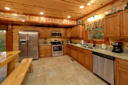Paradise Point Pool Lodge Holiday home 6 - in Sevierville, TN - Sevierville, Tennessee - glamping.directory