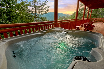 Paradise Point Pool Lodge Holiday home 6 - in Sevierville, TN - Sevierville, Tennessee - glamping.directory