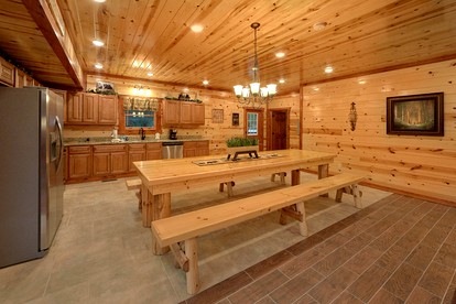 Paradise Point Pool Lodge Holiday home 6 - in Sevierville, TN - Sevierville, Tennessee - glamping.directory