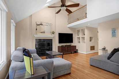 Stunning Cottage with Swimming Pool in Mooresville, North Carolina - Mooresville, North Carolina - glamping.directory