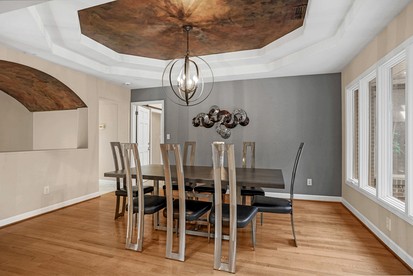 Stunning Cottage with Swimming Pool in Mooresville, North Carolina - Mooresville, North Carolina - glamping.directory