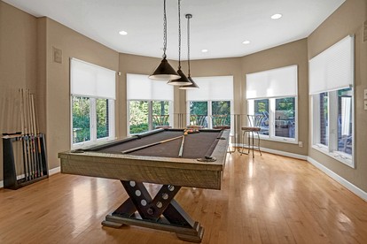 Stunning Cottage with Swimming Pool in Mooresville, North Carolina - Mooresville, North Carolina - glamping.directory
