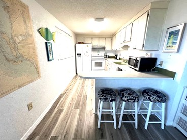 Charming Beachfront Cottage with Private Dock on Little Gasparilla Island, Florida - Placida, Florida - glamping.directory