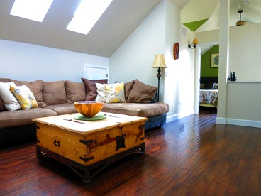 Impressive Cabin Rental with Views of Pike National Forest near Colorado Springs, Colorado - Sedalia, Colorado - glamping.directory